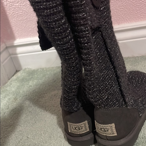 Cardi UGGs - Picture 5 of 5